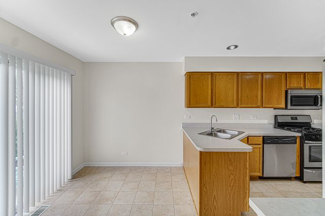 2588 Dickens Court, Aurora, IL 60503