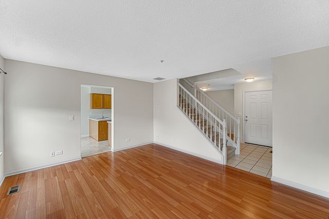 2588 Dickens Court, Aurora, IL 60503