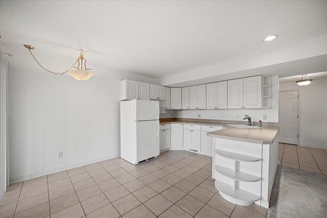 1632 Auburn COURT, Waukesha, WI 53189