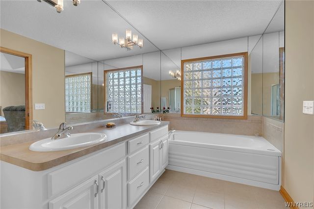 8908 Connemara Lane, Clarence, NY 14032