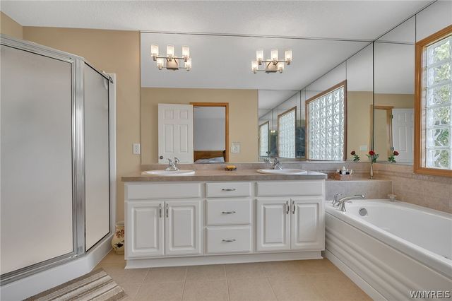 8908 Connemara Lane, Clarence, NY 14032