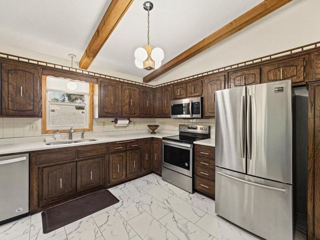 8106 Groveland Road, Mounds View, MN 55112