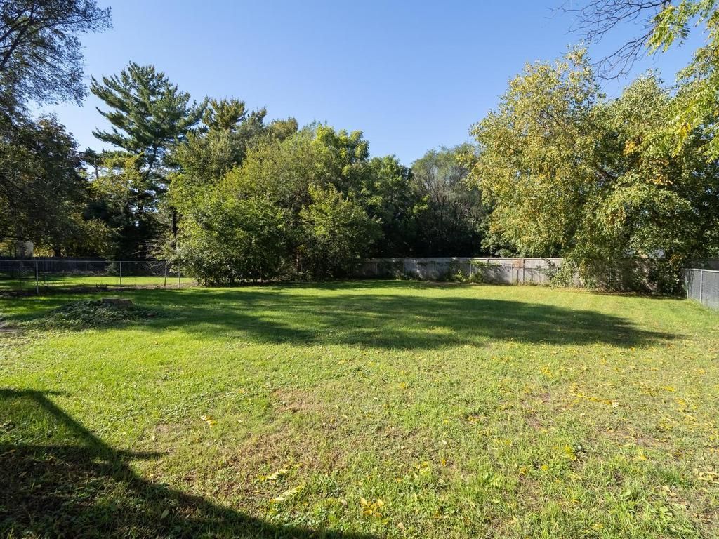 8106 Groveland Road, Mounds View, MN 55112 — photo 3