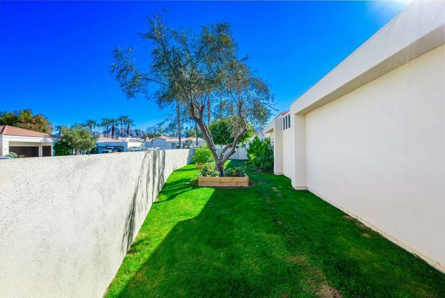 75330 14th Green Drive, Indian Wells, CA 92210