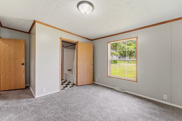 505 E Wood Street, Montezuma, IA 50171