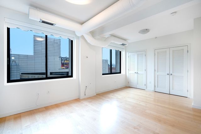 210 South Street 6-5, Boston, MA 02111