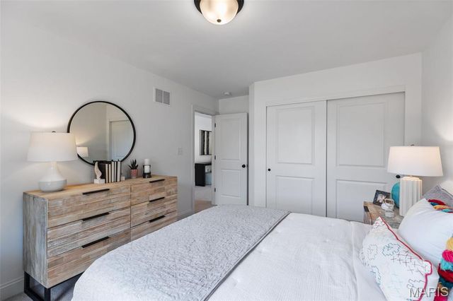 2 Nottingham at Langeneckert Farms Enclave, St Louis, MO 63129