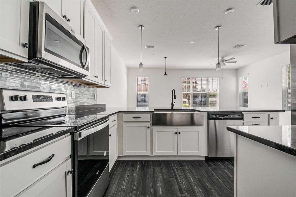 Image 2 of property listing at 9586 POPLAR RIDGE AVENUE, Orlando, FL 32832