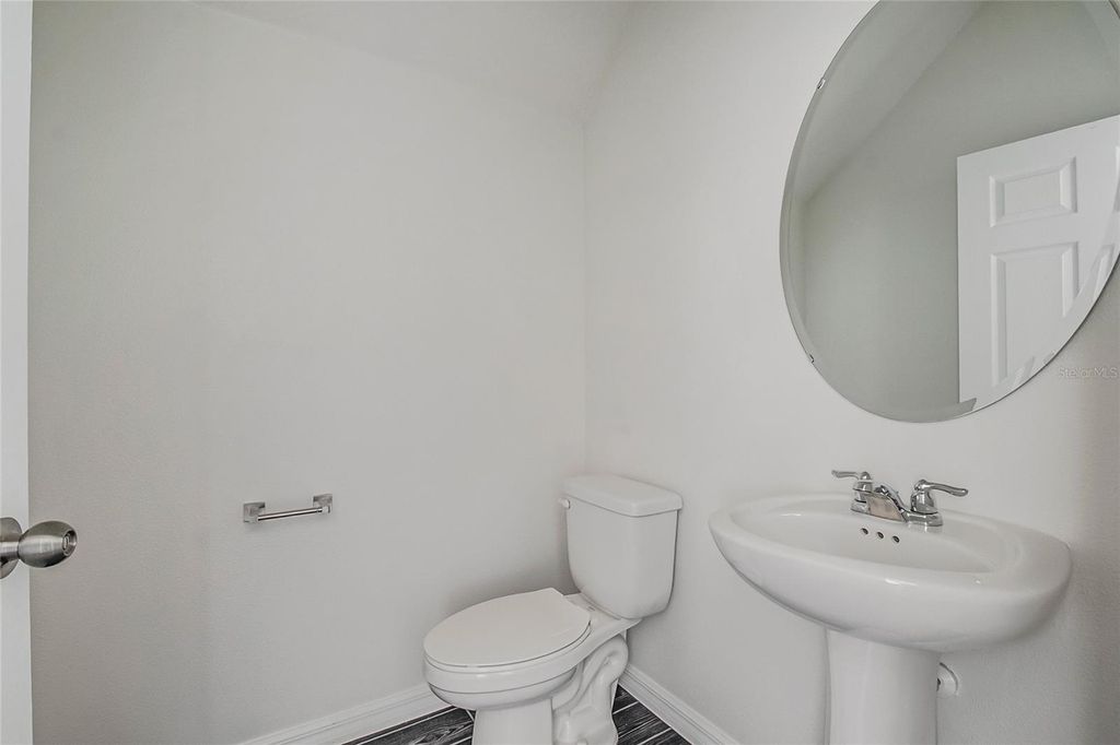 Image 16 of property listing at 9586 POPLAR RIDGE AVENUE, Orlando, FL 32832