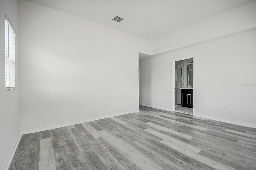Image 26 of property listing at 9586 POPLAR RIDGE AVENUE, Orlando, FL 32832