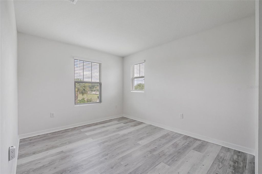 Image 28 of property listing at 9586 POPLAR RIDGE AVENUE, Orlando, FL 32832