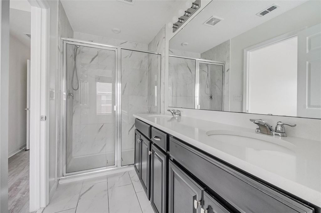 Image 30 of property listing at 9586 POPLAR RIDGE AVENUE, Orlando, FL 32832