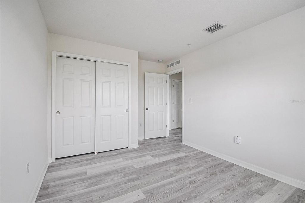 Image 31 of property listing at 9586 POPLAR RIDGE AVENUE, Orlando, FL 32832