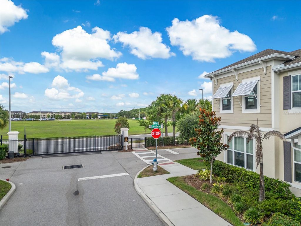 Image 36 of property listing at 9586 POPLAR RIDGE AVENUE, Orlando, FL 32832