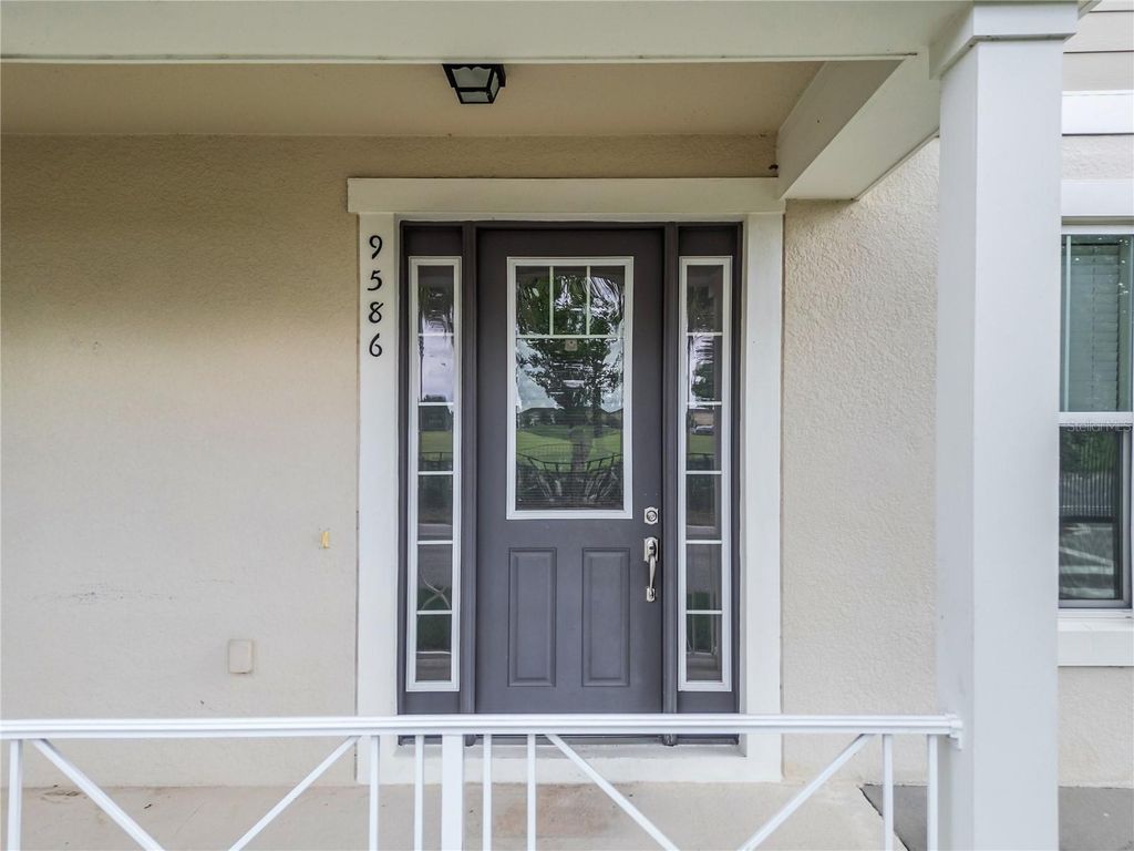 Image 7 of property listing at 9586 POPLAR RIDGE AVENUE, Orlando, FL 32832