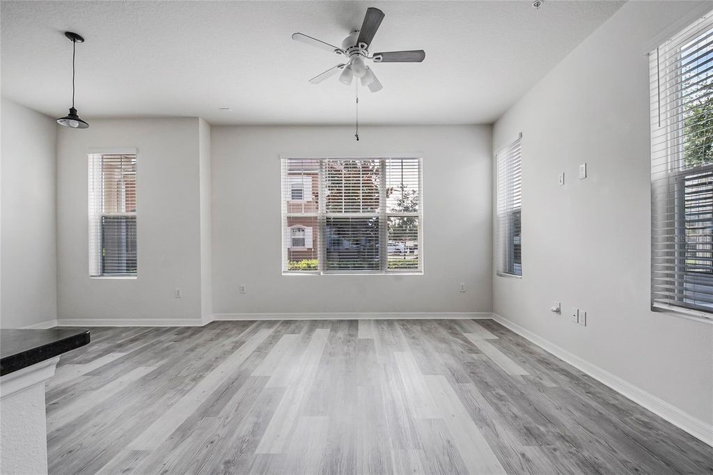 Image 9 of property listing at 9586 POPLAR RIDGE AVENUE, Orlando, FL 32832