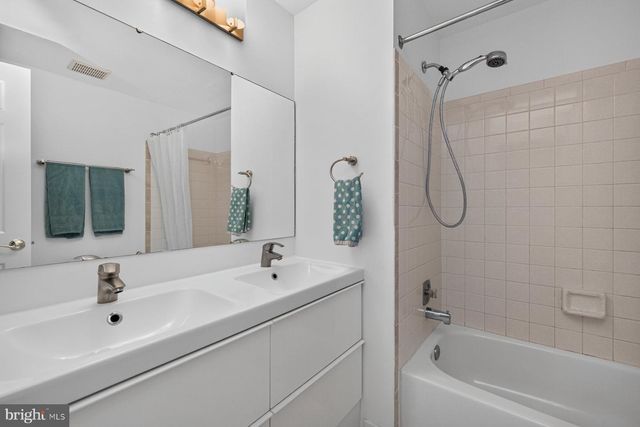 4009 SHALLOW BROOK LN, Olney, MD 20832