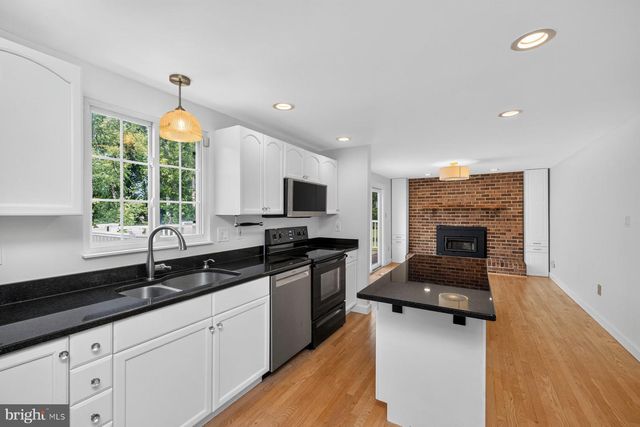 4009 SHALLOW BROOK LN, Olney, MD 20832