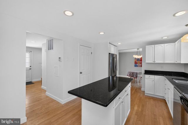 4009 SHALLOW BROOK LN, Olney, MD 20832