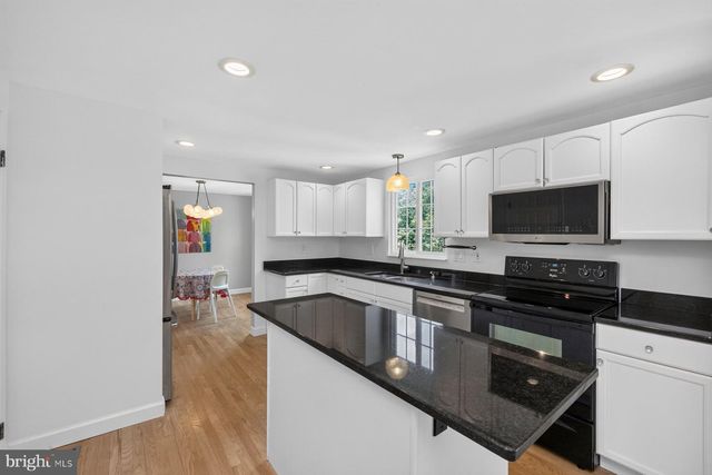 4009 SHALLOW BROOK LN, Olney, MD 20832