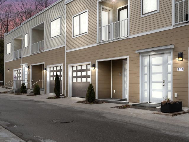 1388 Gray Drive 3, Traverse City, MI 49684