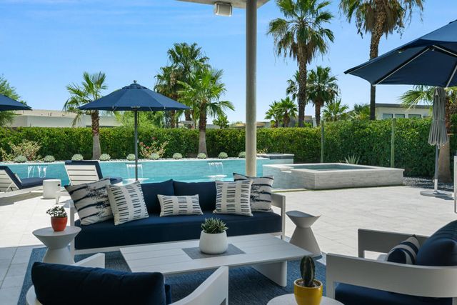 4512 Alcala Way, Palm Springs, CA 92262