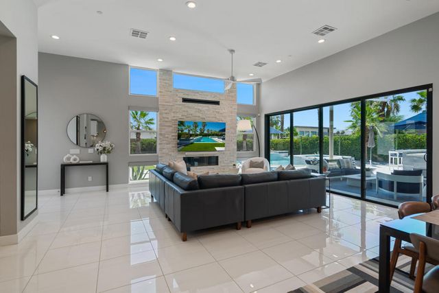 4512 Alcala Way, Palm Springs, CA 92262