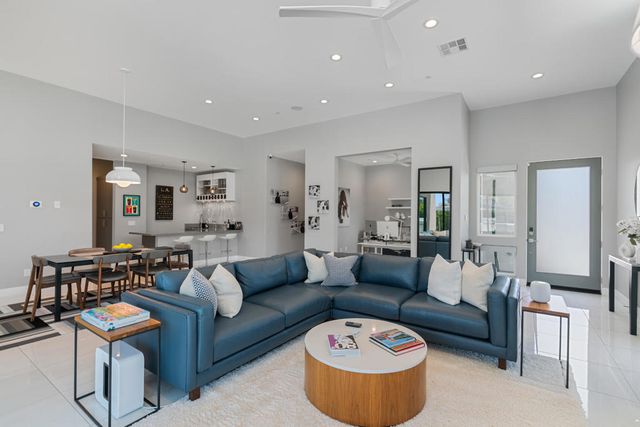 4512 Alcala Way, Palm Springs, CA 92262