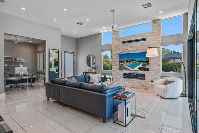 4512 Alcala Way, Palm Springs, CA 92262