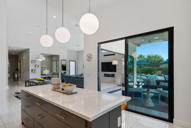 4512 Alcala Way, Palm Springs, CA 92262