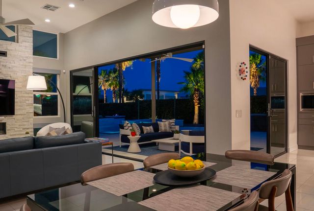 4512 Alcala Way, Palm Springs, CA 92262