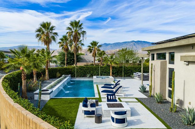 4512 Alcala Way, Palm Springs, CA 92262
