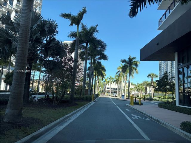 5252 NW 85th Ave 602, Doral, FL 33166