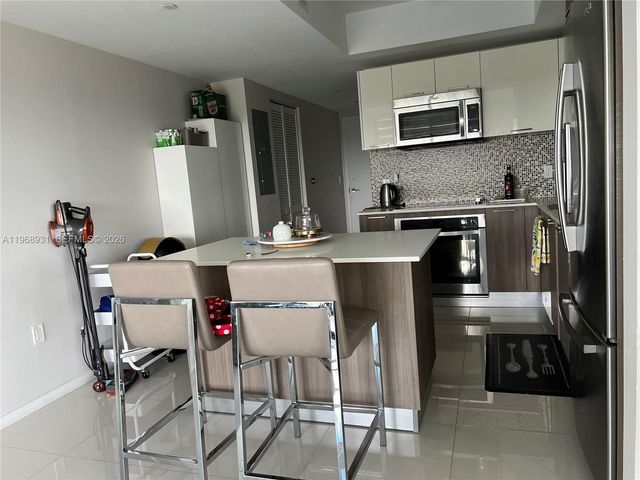 5252 NW 85th Ave 602, Doral, FL 33166