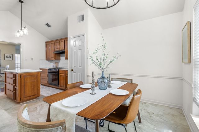 120 Briar Ridge Drive, Hewitt, TX 76643