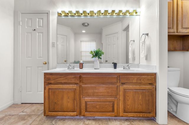 120 Briar Ridge Drive, Hewitt, TX 76643