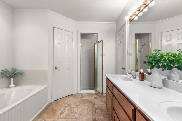 120 Briar Ridge Drive, Hewitt, TX 76643