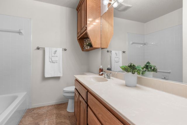 120 Briar Ridge Drive, Hewitt, TX 76643