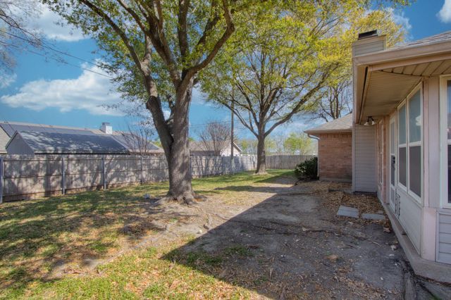 120 Briar Ridge Drive, Hewitt, TX 76643