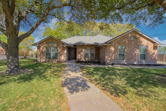 120 Briar Ridge Drive, Hewitt, TX 76643