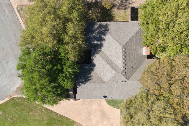 120 Briar Ridge Drive, Hewitt, TX 76643