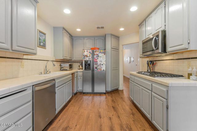 5200 White Oak Avenue 30, Encino, CA 91316