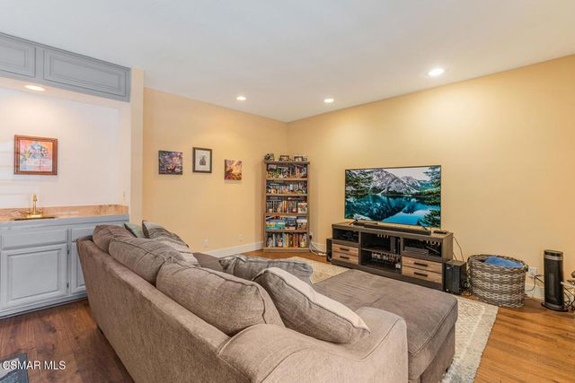 5200 White Oak Avenue 30, Encino, CA 91316