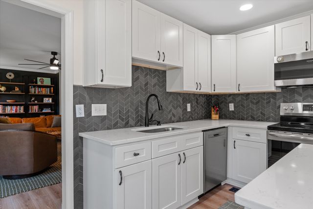 613 Oakwood Ter, Mount Juliet, TN 37122