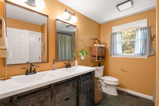 613 Oakwood Ter, Mount Juliet, TN 37122