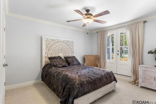 6423 Lawnridge Dr, Central, LA 70818