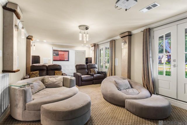 6423 Lawnridge Dr, Central, LA 70818