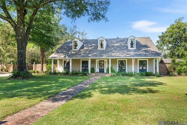 6423 Lawnridge Dr, Central, LA 70818