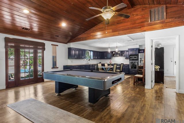 6423 Lawnridge Dr, Central, LA 70818