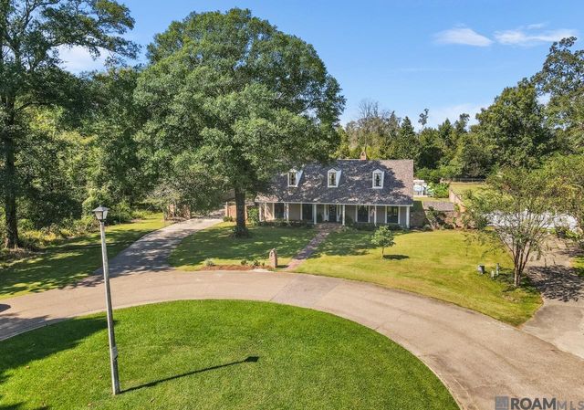 6423 Lawnridge Dr, Central, LA 70818